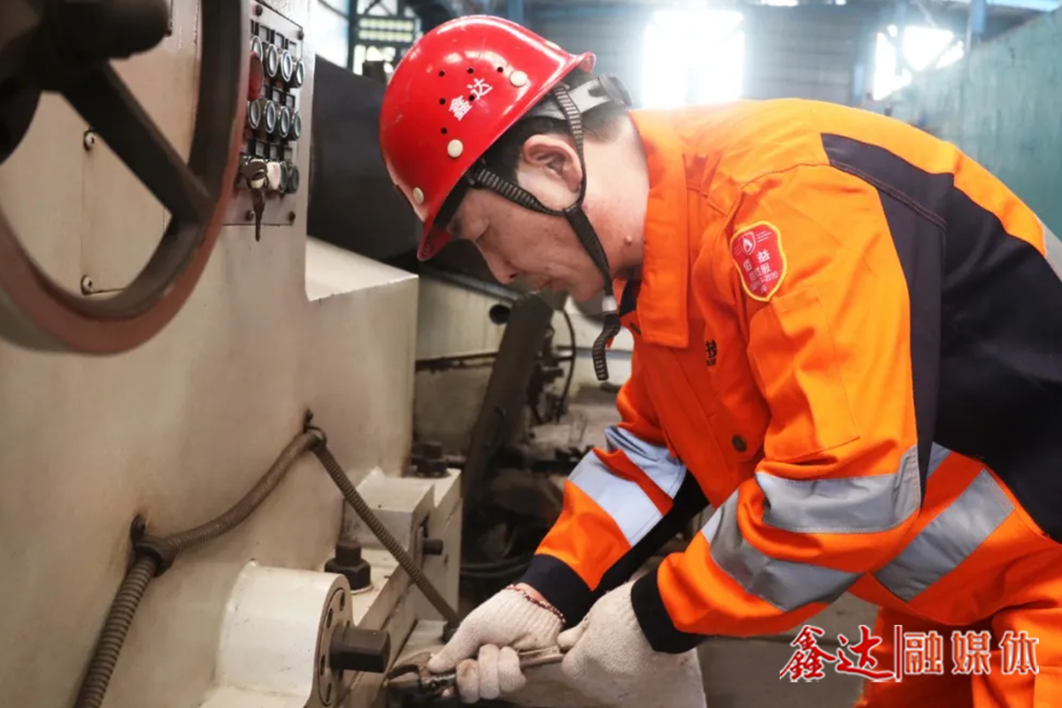 Xin Da story Wei Baolong: Chizi enthusiasm, steel "doctor" ingenuity journey!